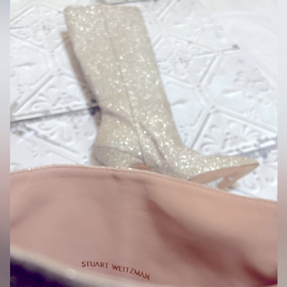 Stuart Weitzman
Parton Glitter Knee Boots platino size 6 new - Picture 14 of 15